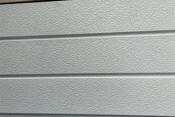 Three-Day Facade Renewal: Metal Carved Panels Reshape Construction Tempo